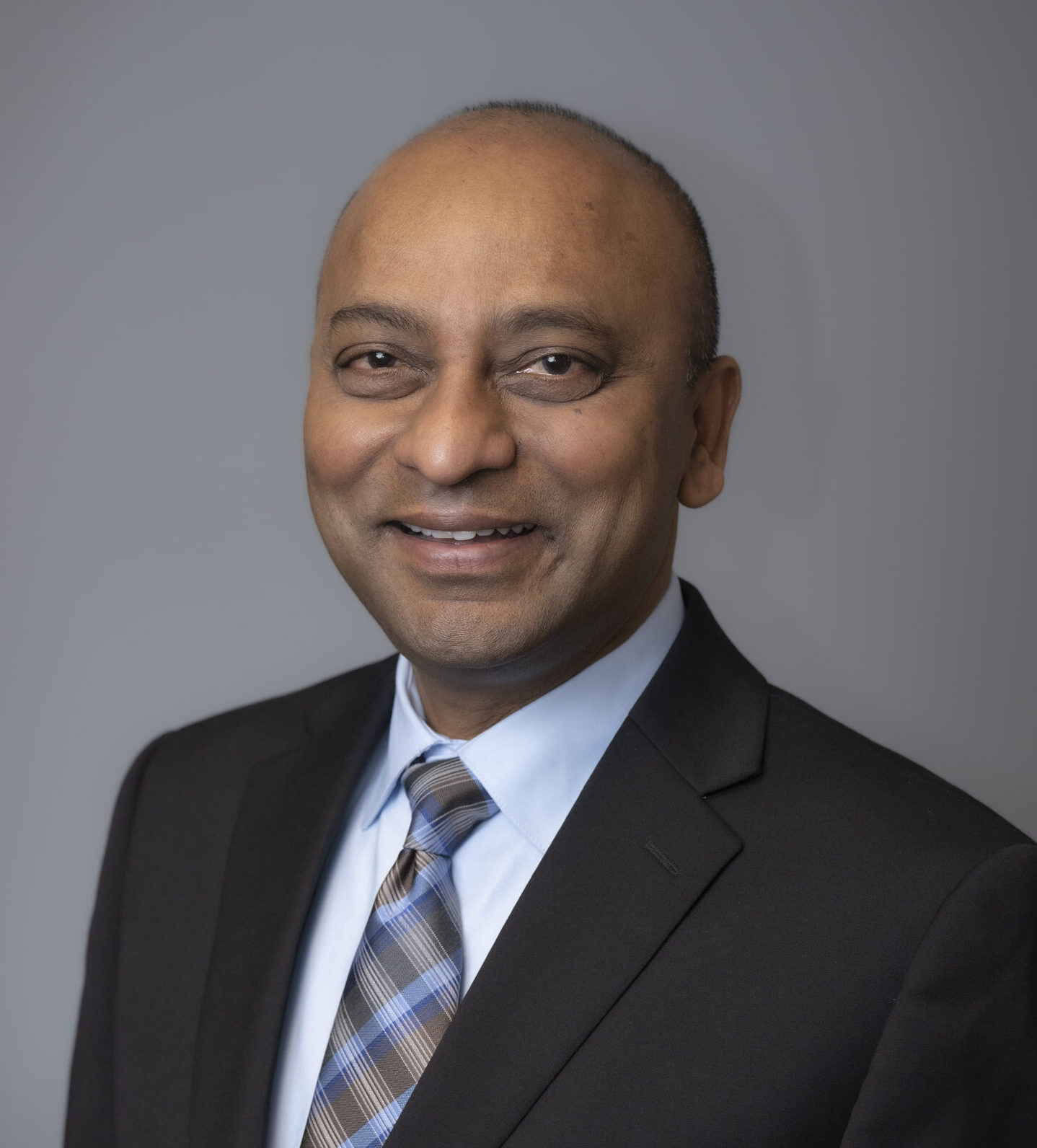 Vijay Menta headshot